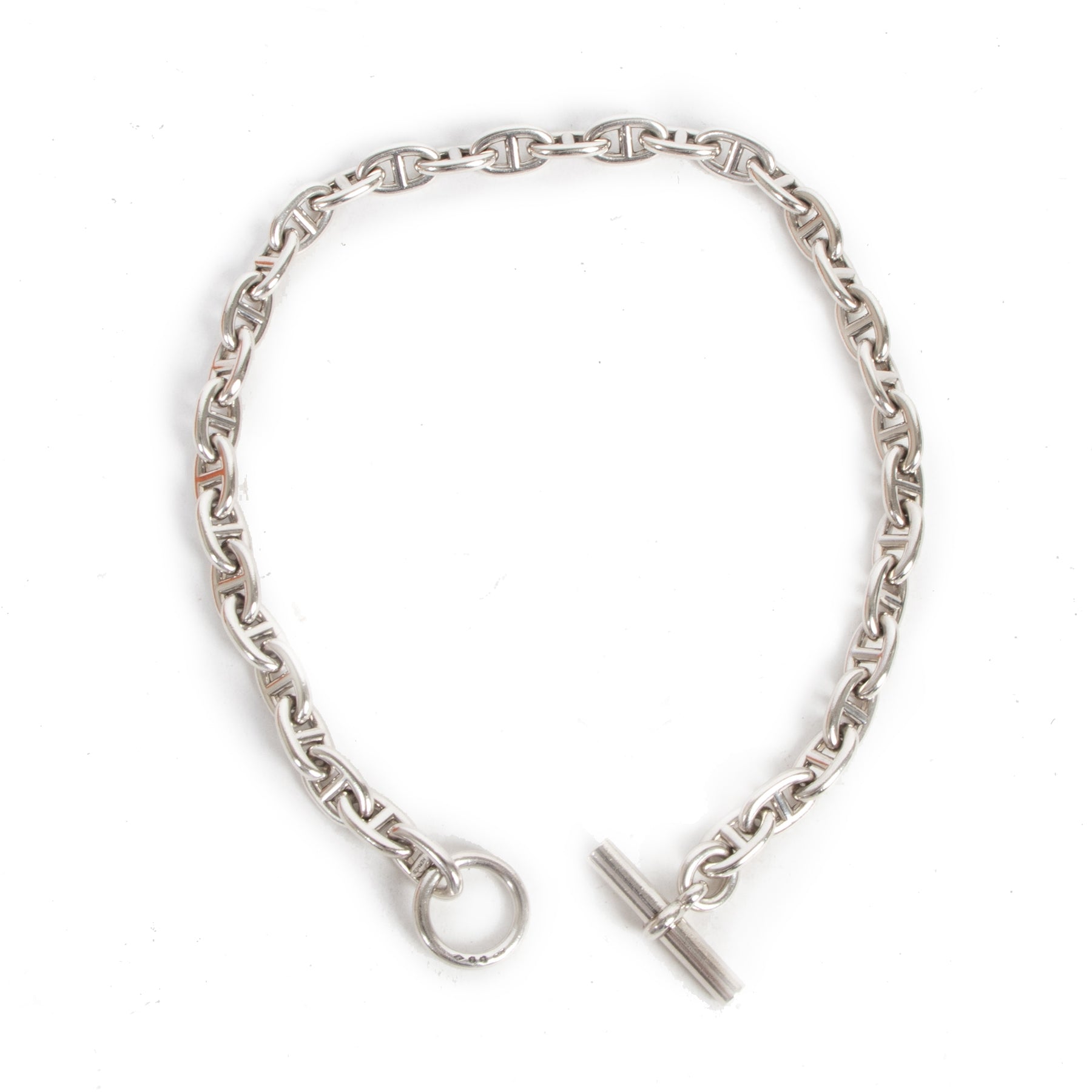 Buy authentic secondhand Hermes necklaces at the right price at LabelLOV vintage webshop. Safe and secure online shopping.