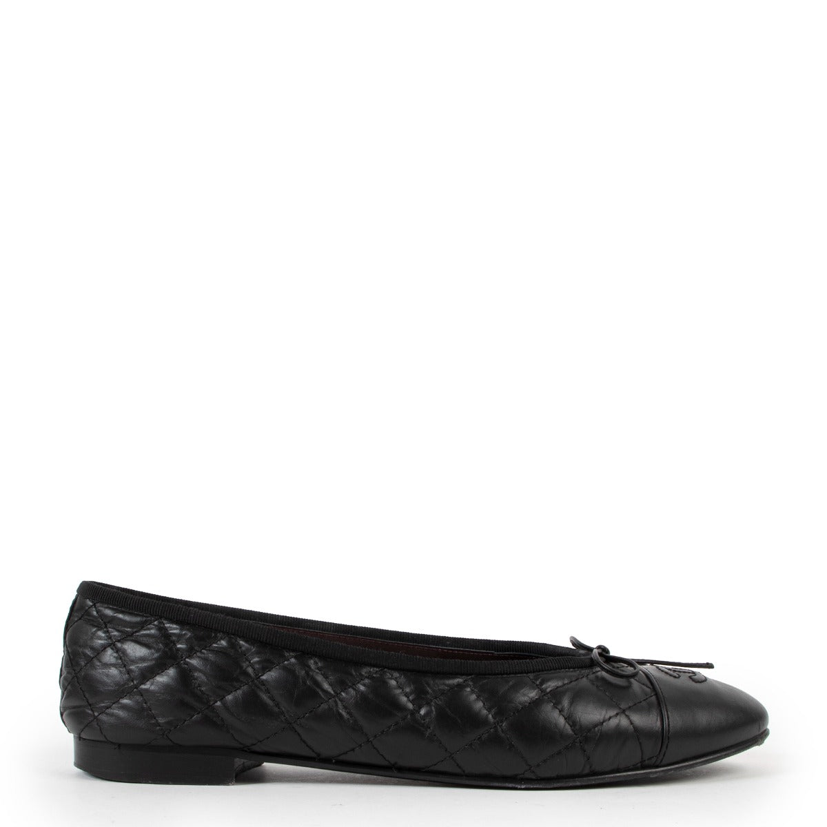 Shop authentic second hand vintage designer Chanel Black CC Quilted Ballet Flats at Labellov