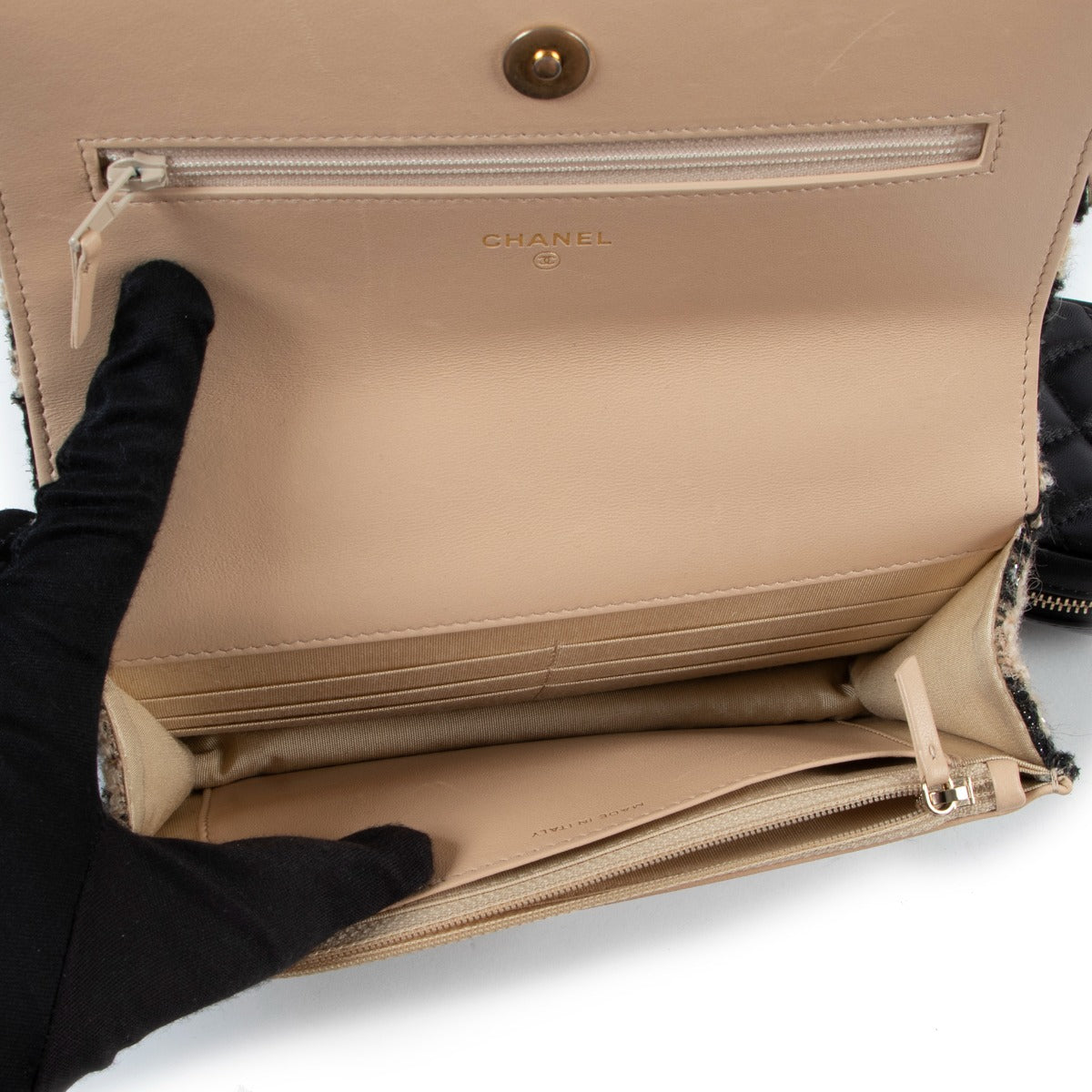 Chanel 19 WOC en Tweed Pied-de-Poule avec Porte-Monnaie