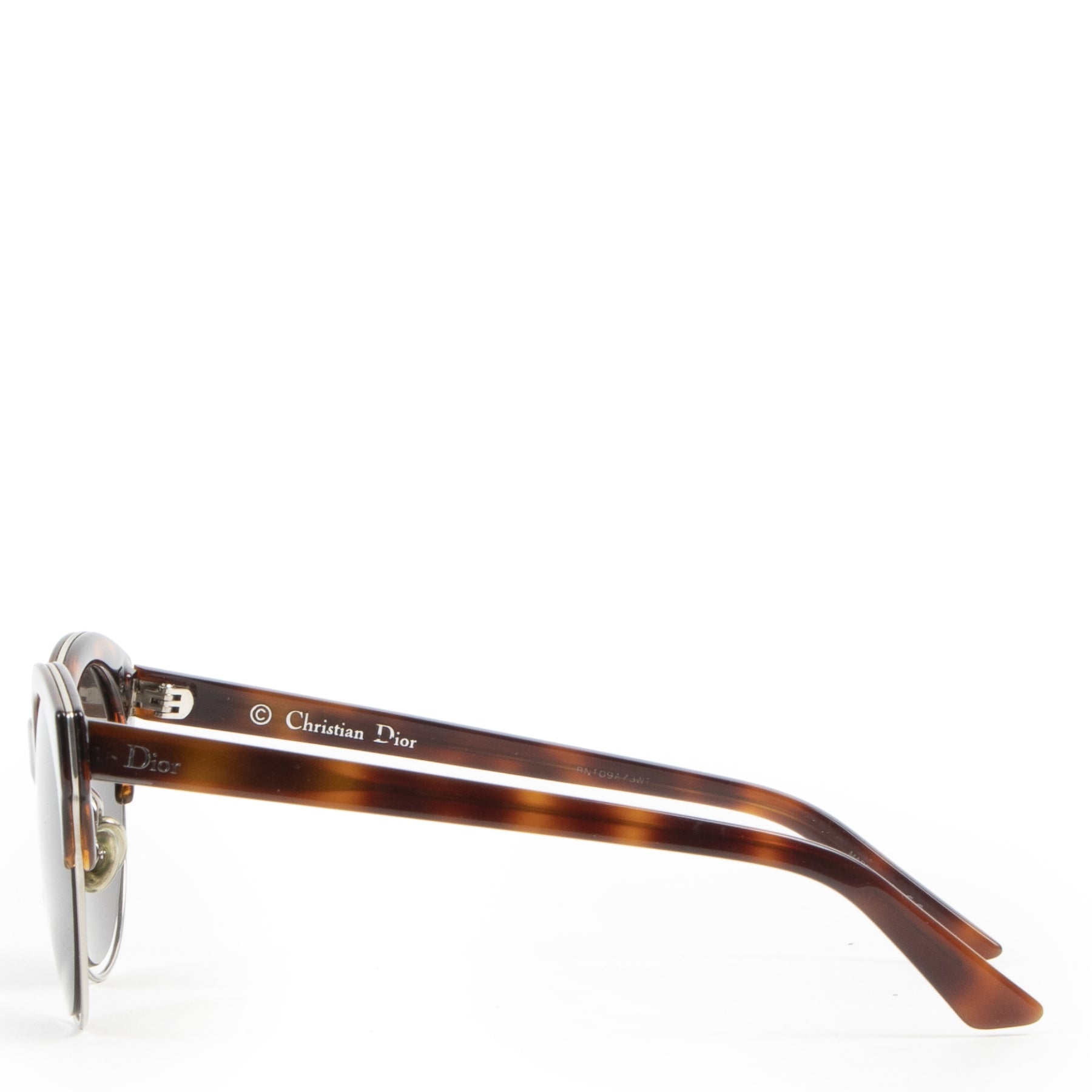 Koop tweedehands Christian Dior Sideral 1 Zonnebrillen bij LabelLOV Antwerpen.