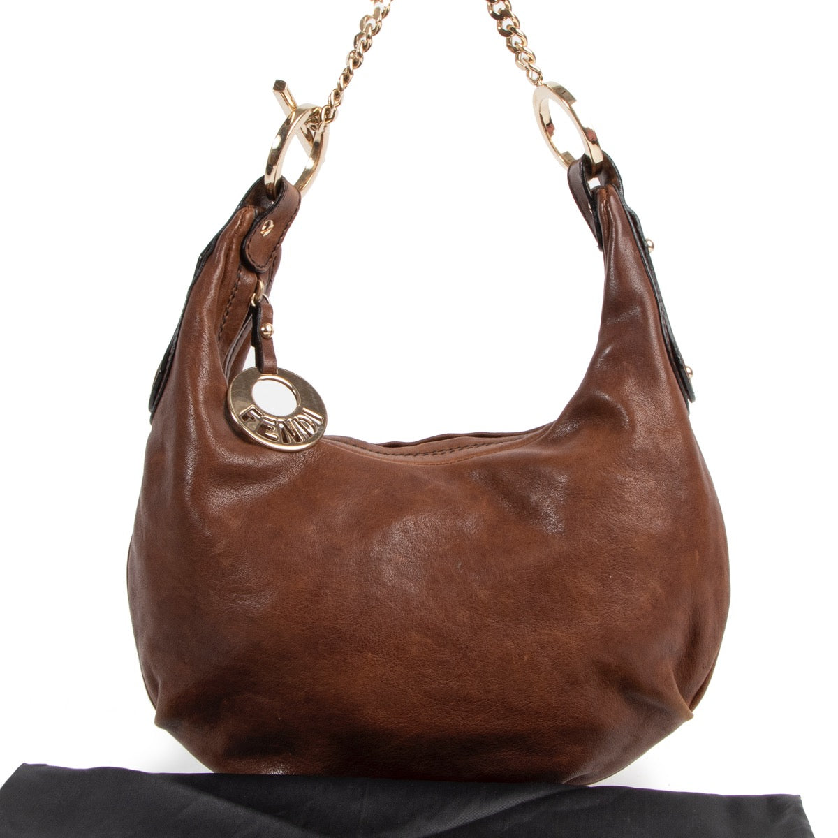 Tweedehands Fendi schoudertas in donker bruin kopen op een betrouwbare website.