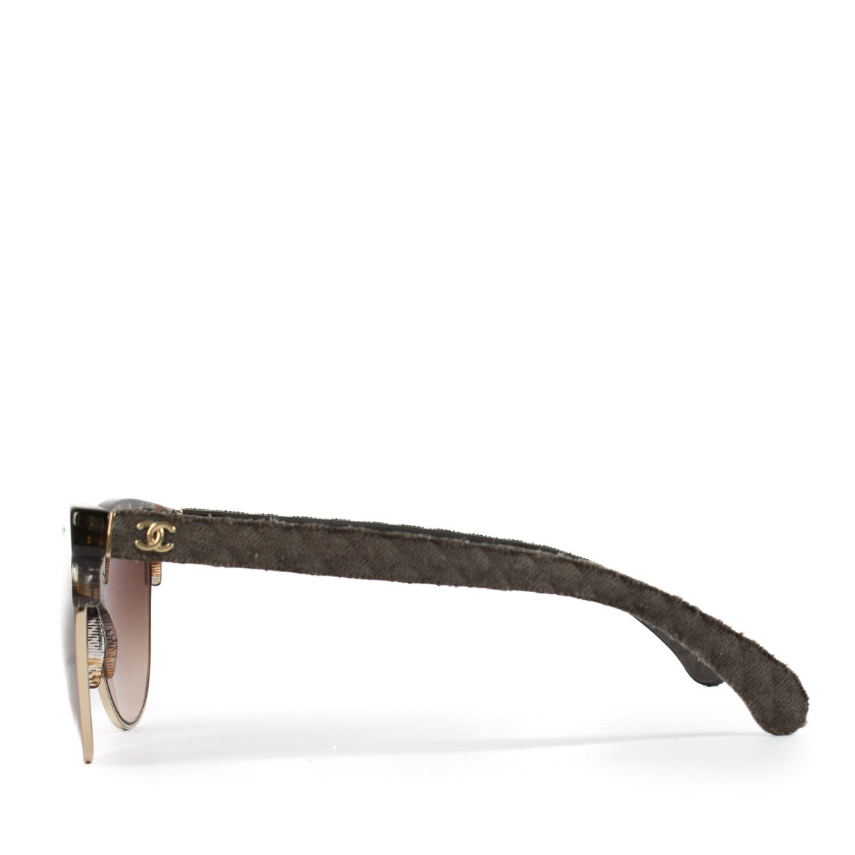 Shop safe online at Labellov in Antwerp, Brussels and Knokke this 100% authentic second hand Chanel Black 5342 Sunglasses