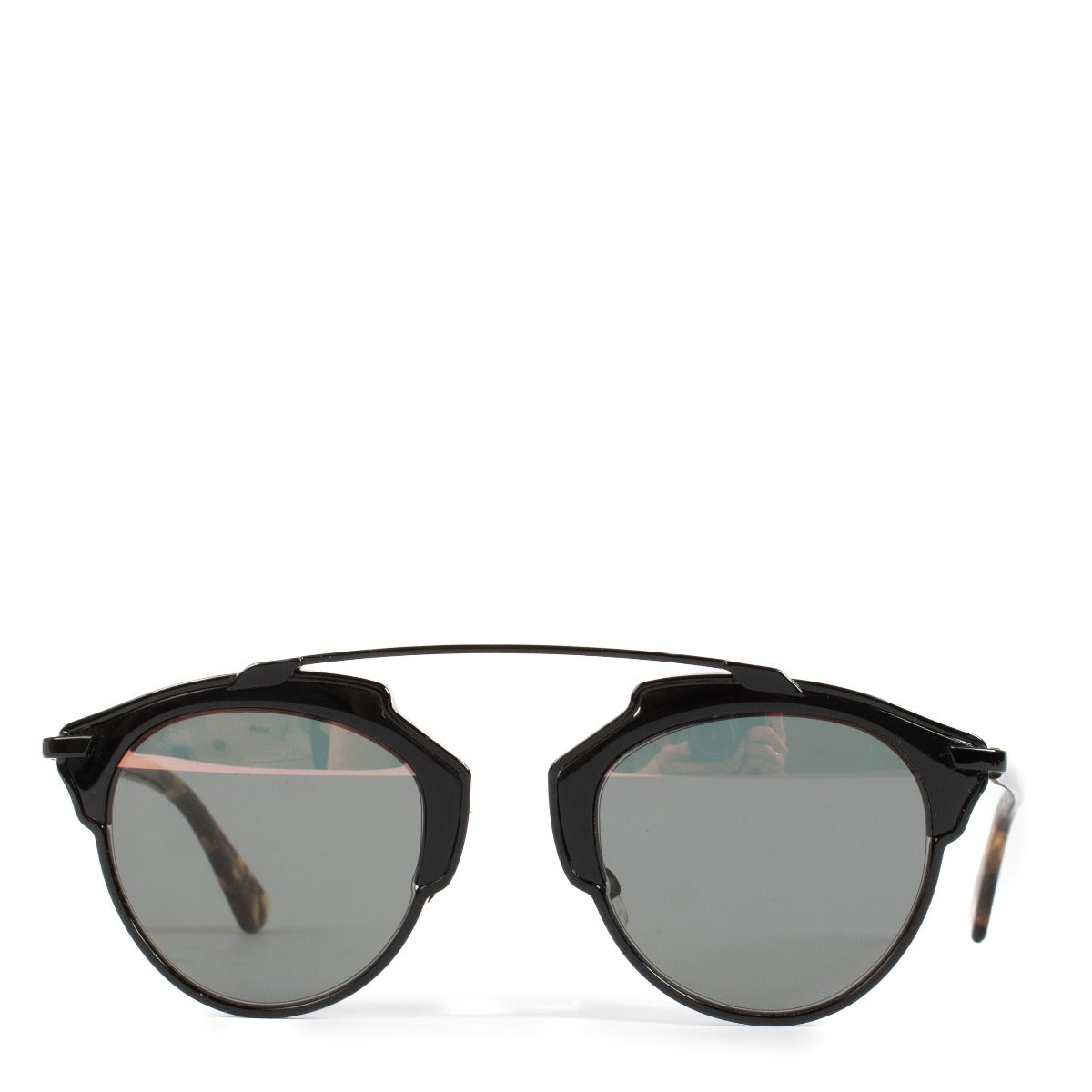 Shop safe online at Labellov in Antwerp, Brussels and Knokke this 100% authentic second hand Christian Dior Black Soreal Sunglasses