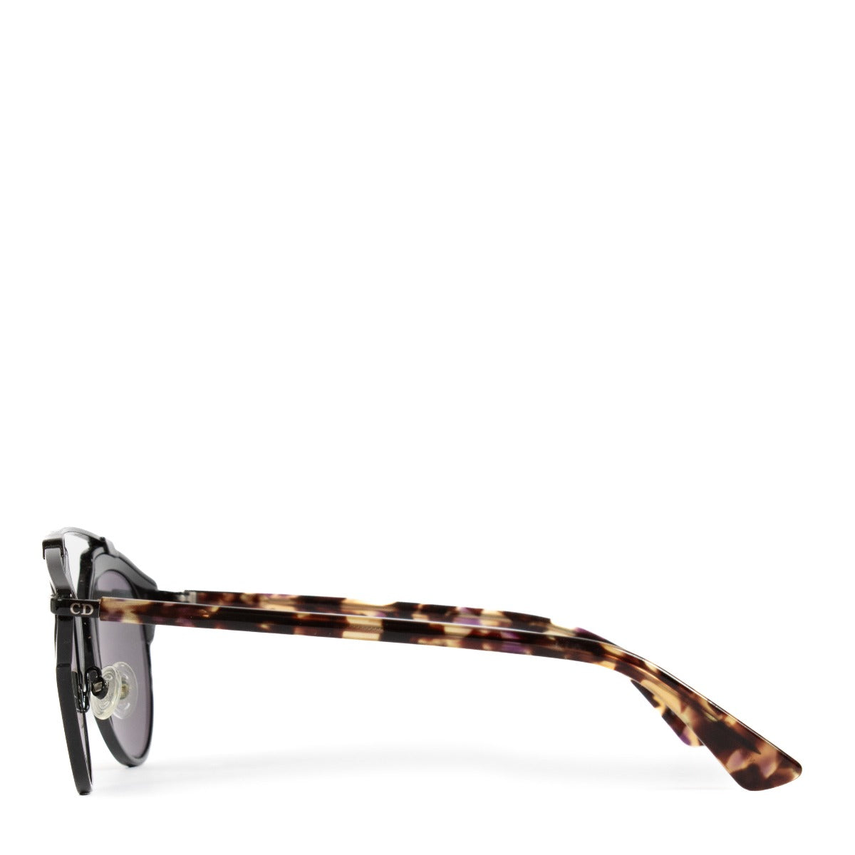 Shop safe online at Labellov in Antwerp, Brussels and Knokke this 100% authentic second hand Christian Dior Black Soreal Sunglasses