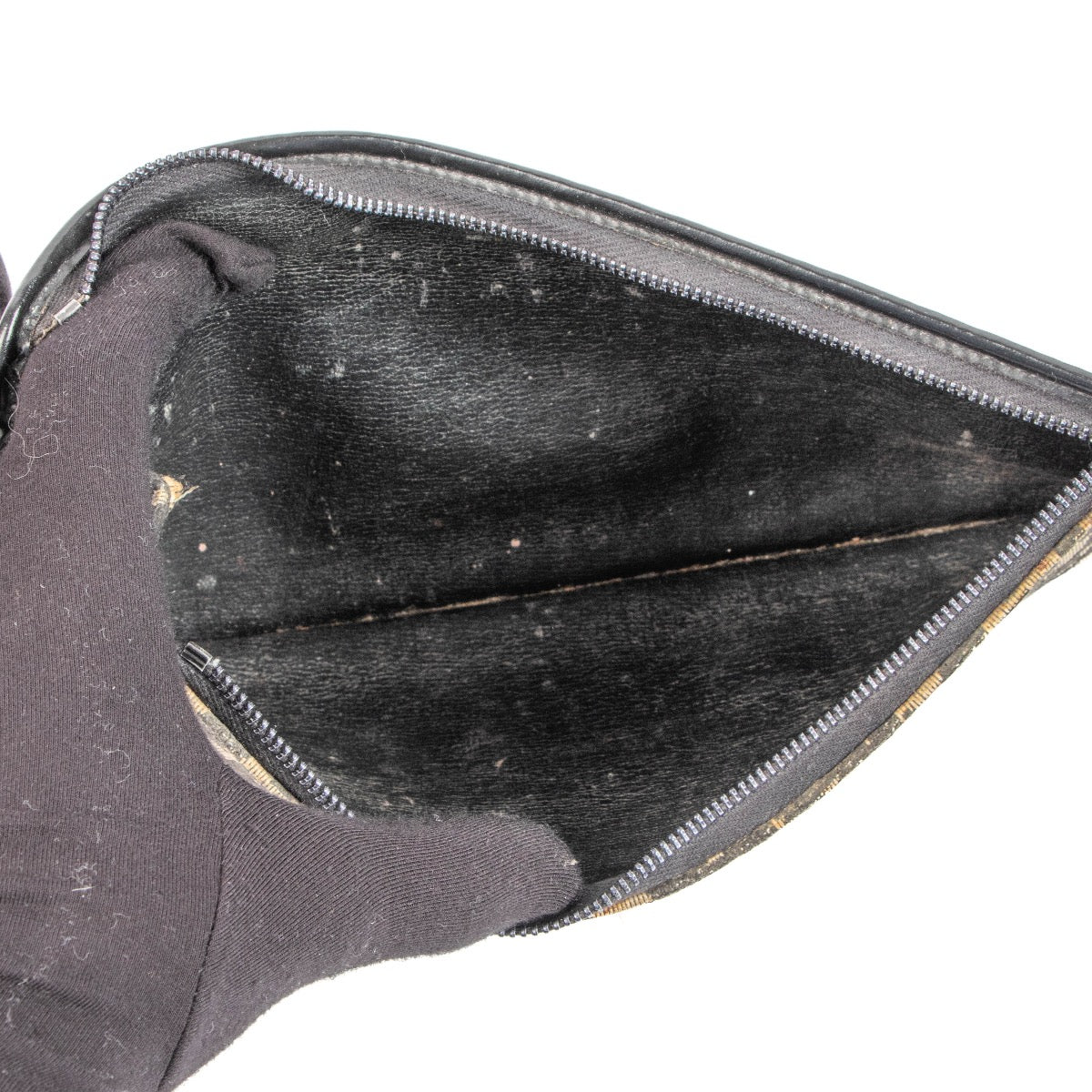 Shop safe online at Labellov in Antwerp, Brussels and Knokke this 100% authentic second hand Christian Dior Vintage Oblique Canvas Pouch
