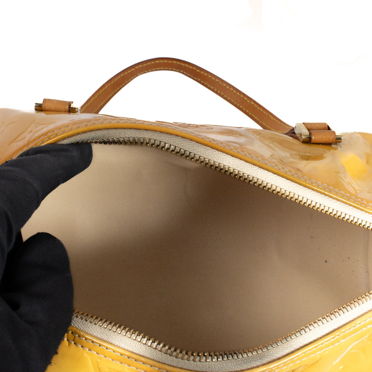 Authentic second hand Louis Vuitton Beige Monogram Vernis Papillon Bag on Labellov.com