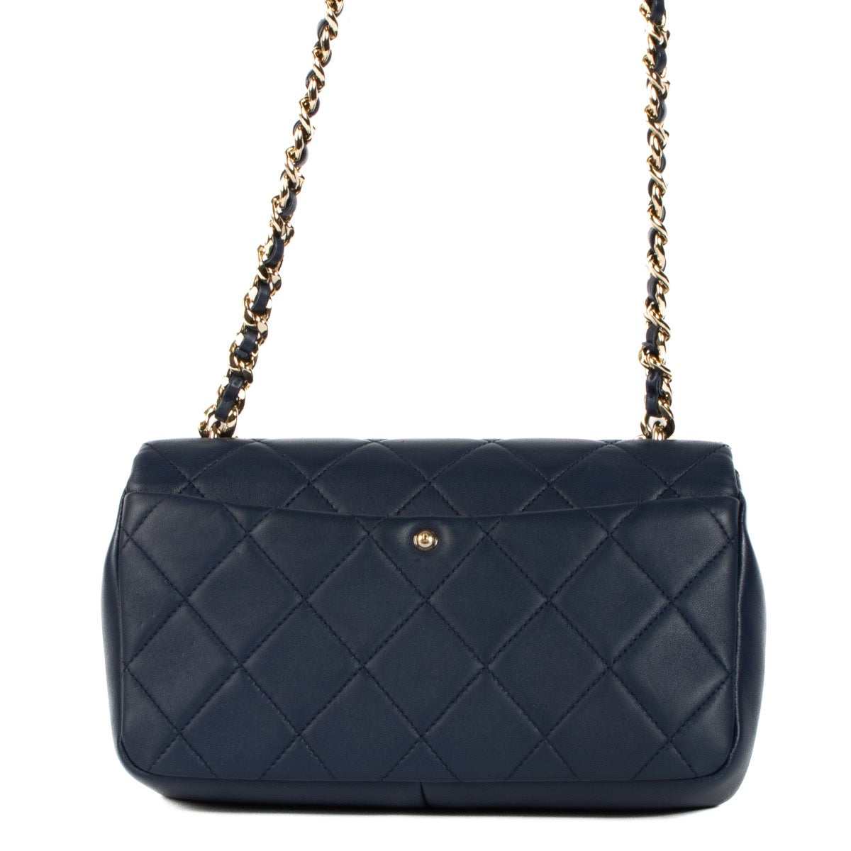 Shop safe online at Labellov in Antwerp, Brussels and Knokke this 100% authentic second hand Chanel Blue Lambskin Resin Chain Flap Crossbody Bag