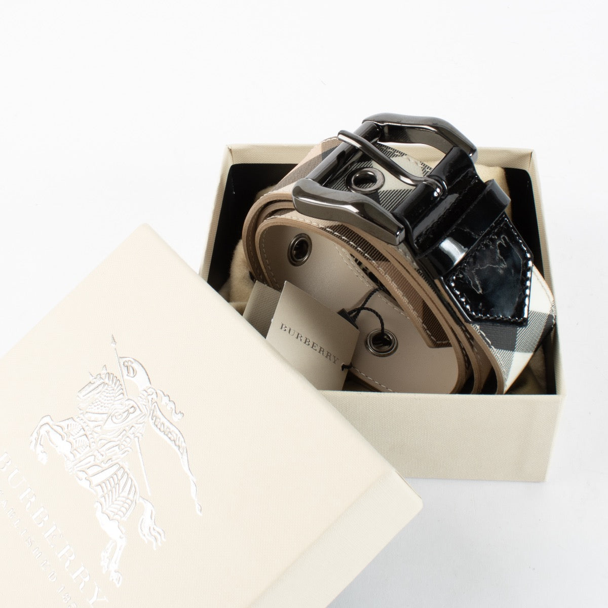 Authentic Second Hand Burberry Nova Check Belt Size 90 on Labellov.com