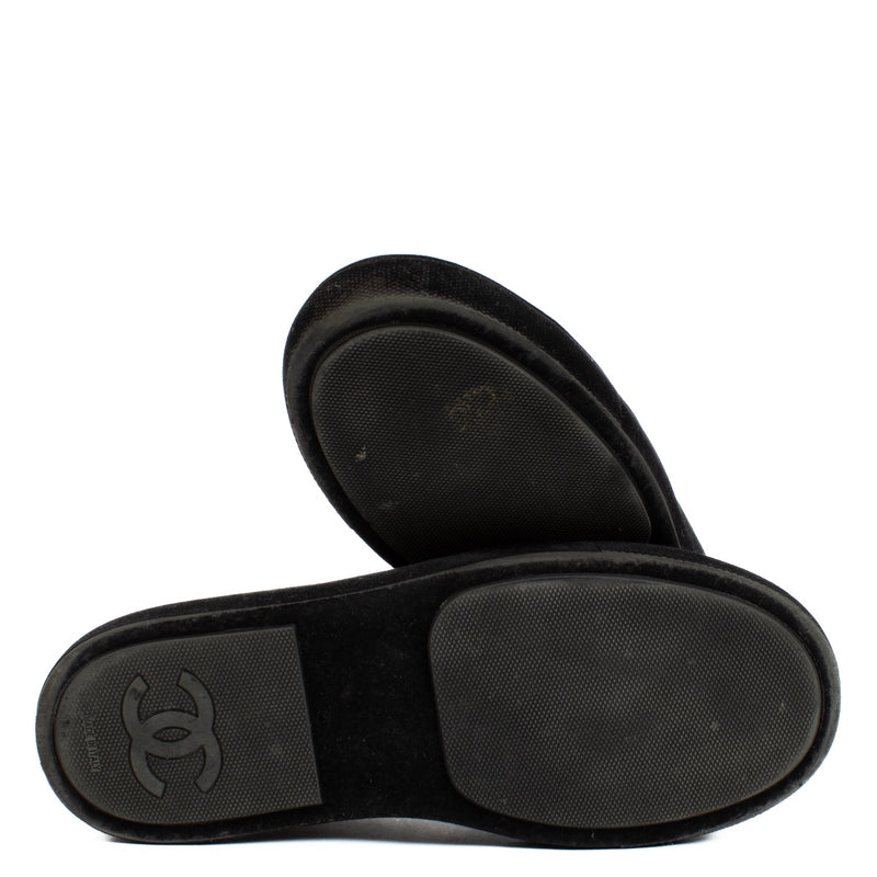 Authentic second hand Chanel Black Sneakers on Labellov.com
