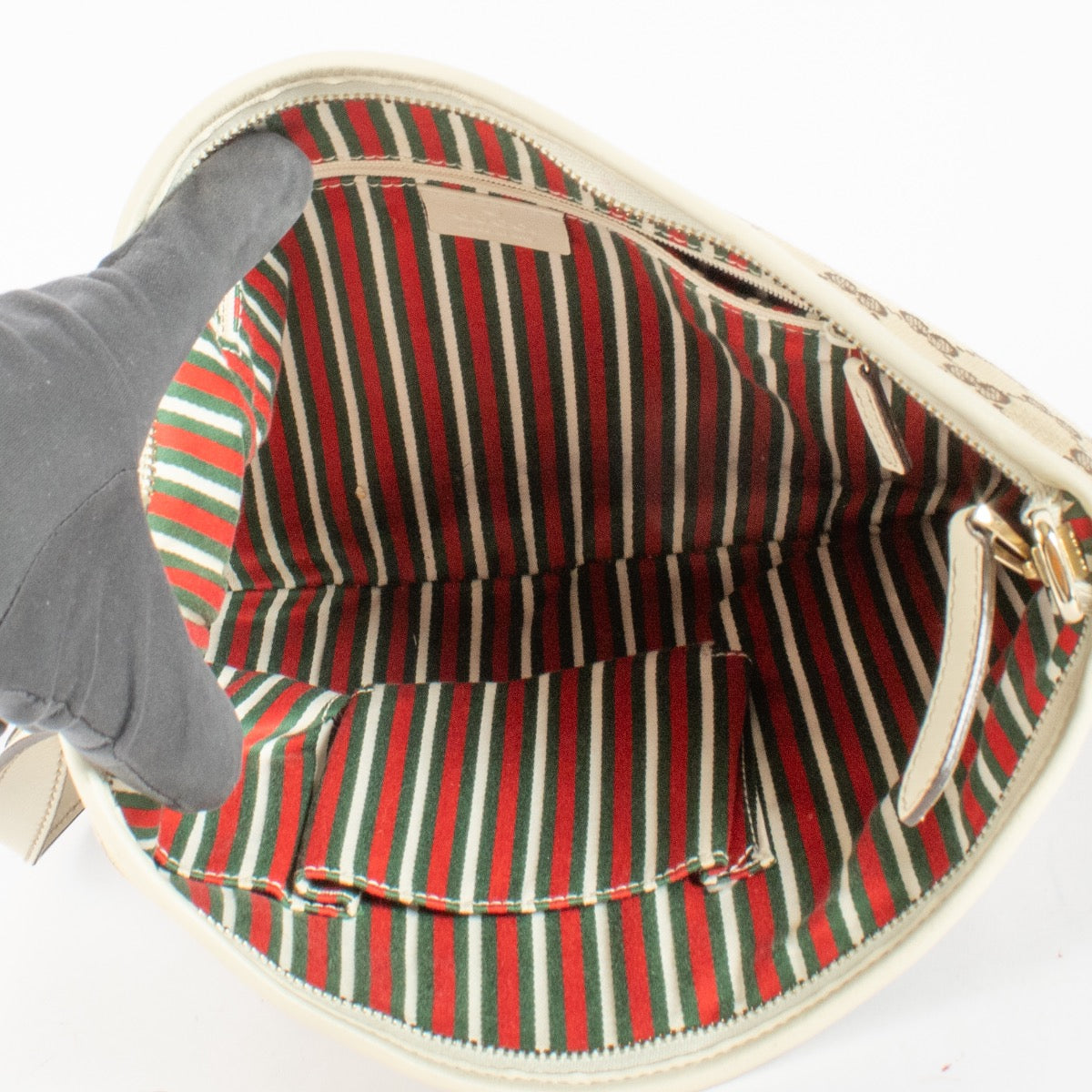 Authentic Second Hand Gucci Britt Messenger Bag on Labellov.com
