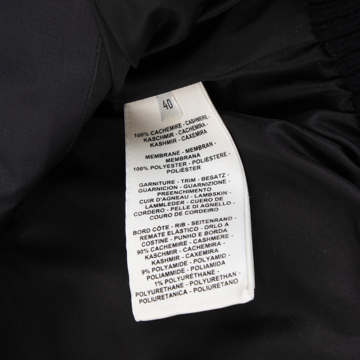 Hermès Gilet court matelassé en cachemire noir - taille 40