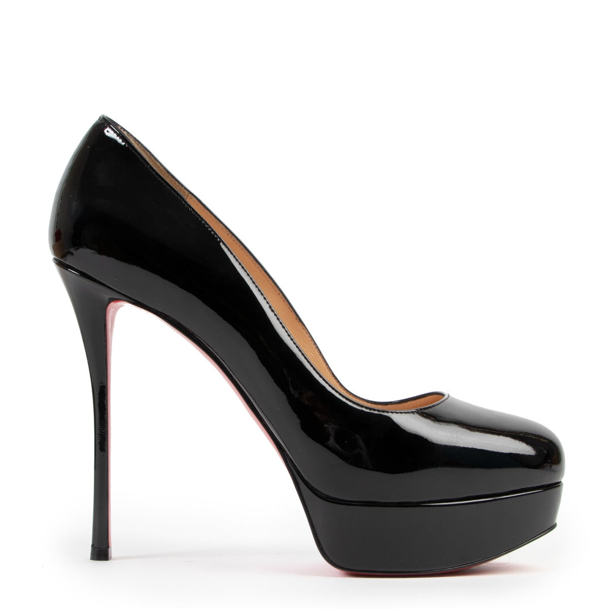 Christian Louboutin plateau pumps, Christian Louboutin pumps, Louboutin pumps, Louboutin plateau pumps, Black Louboutin pumps, Black Christian Louboutin pumps, Preloved Christian Louboutin pumps, Black pumps, Louboutin pumps in very good condition.
