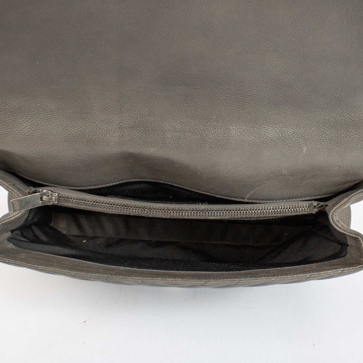 Authentic pre-loved Saint Laurent Grey Large College Bag on Labellov.com