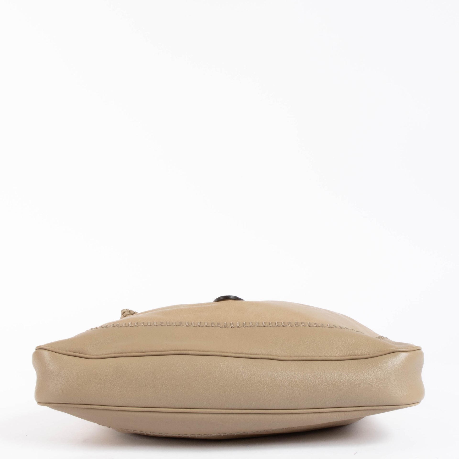 Shop the authentic Gucci Beige Leather Jackie Shoulder Bag second hand on Labellov.com