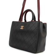 Chanel Blue & Burgundy Large Shopping Tote aan de beste prijs bij Labellov tweedehands luxe in Antwerpen