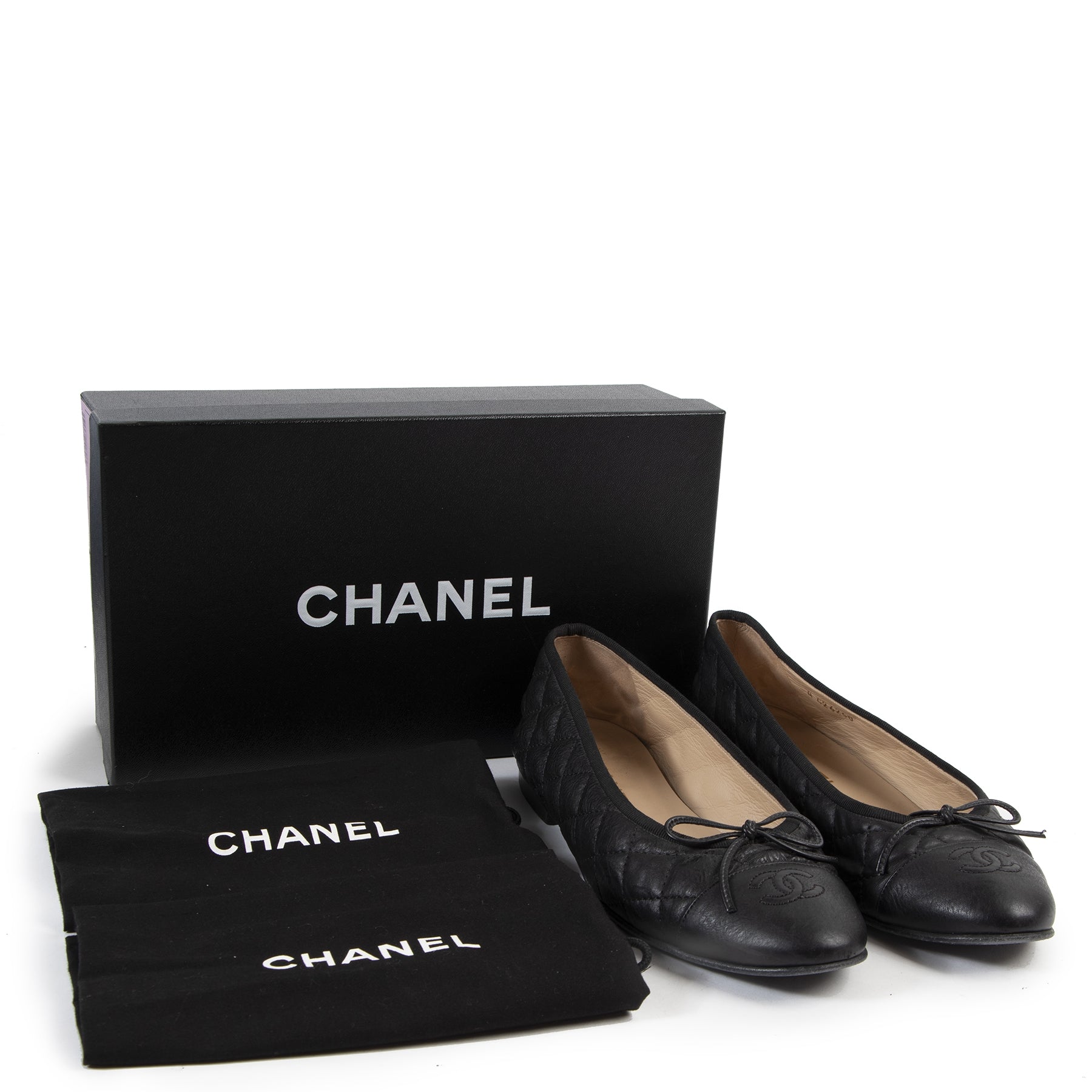 Chanel Black Quilted Ballerina Flats pour le meilleur prix chez Labellov à Anvers