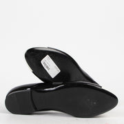Shop safe online at Labellov in Antwerp these 100% authentic Chanel Black And White Patent Ballet Flats - size 38