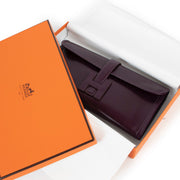 Hermès Jige Elan Purple Clutch now available to get a second life at Labellov Luxury. Buy and sell your designer items for a reasonable price and with excellent service. 100% authenticity is guaranteed when buying or selling your designer items