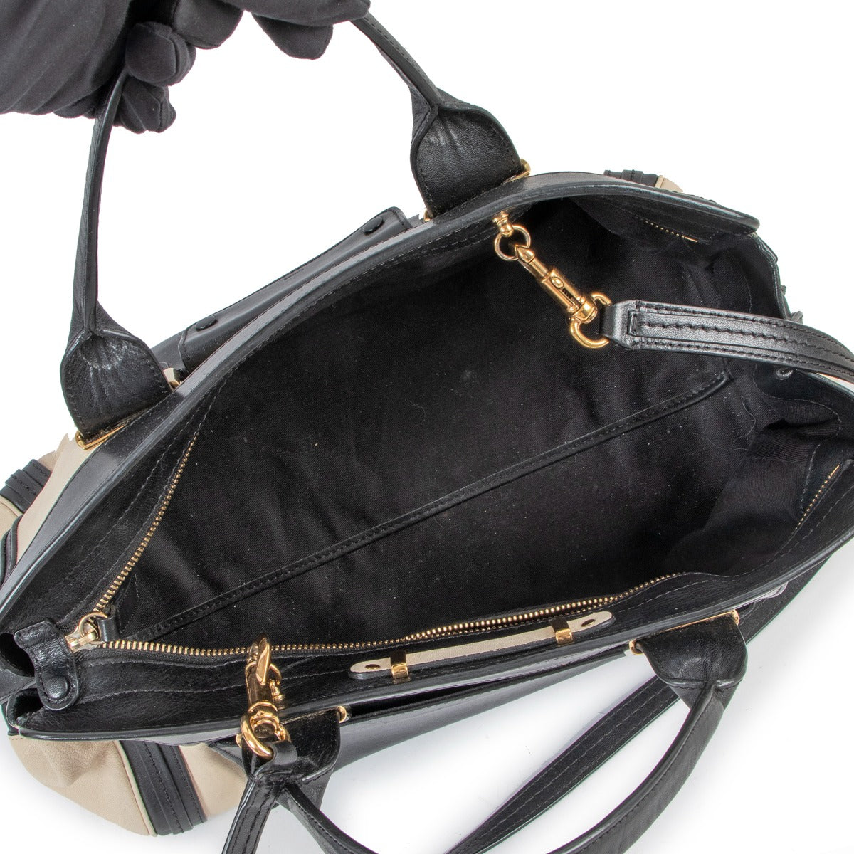 Shop now for your pre-loved, 100% authentic Chloé bags, at Labellov