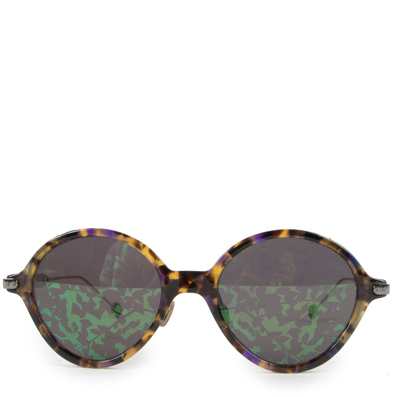 Shop safe online at Labellov in Antwerp these 100% authentic second hand Christian Dior Green Umbrage Sunglasses