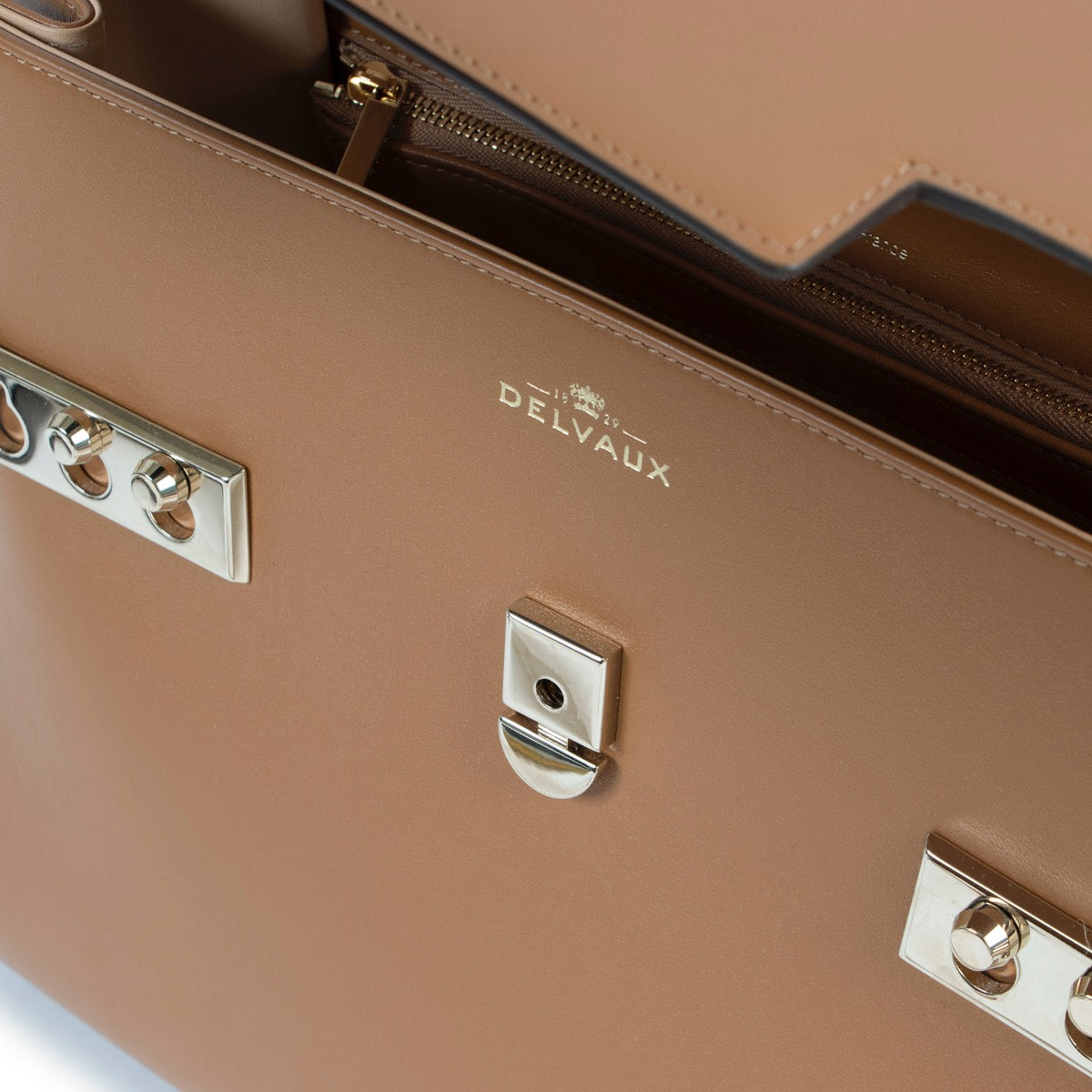 Shop authentic second hand Delvaux Cognac Tempête GM Handbag at Labellov for the best price