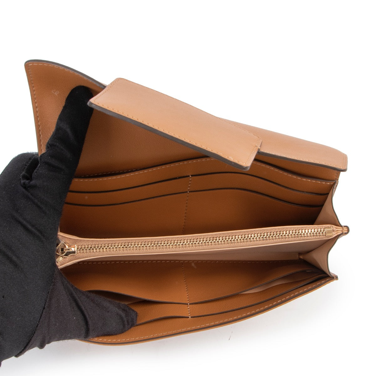Shop safe onlineDelvaux Brown Madame Wallet, Delvaux wallet in very good condition, Brown preloved Delvaux wallet