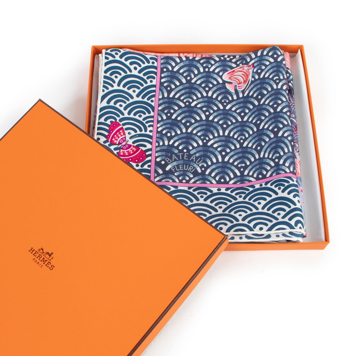 shop authentic second hand vintage Hermès Bateau Fleuri Blue Carré Silk Scarf at Labellov for the best price