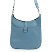 Blue jean Hermès Evelyne available at Labellov secondhand luxury. Koop en verkoop uw authentieke designer handtassen online.