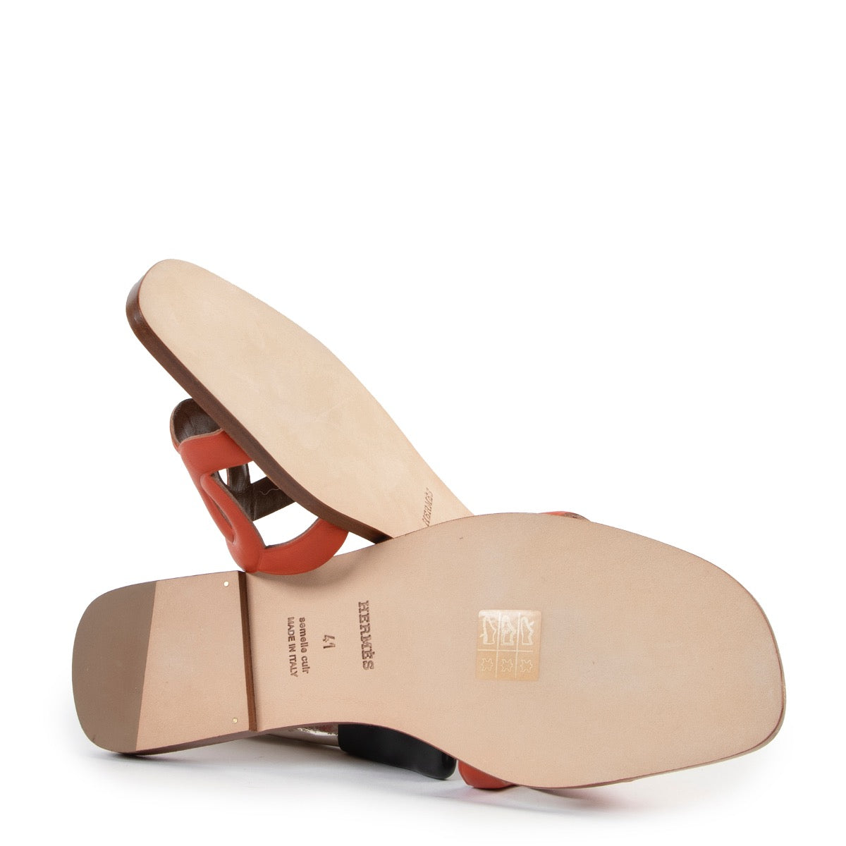 Buy an authentic pair of second hand Hermès Omaha orange sandals size 41 at Labellov