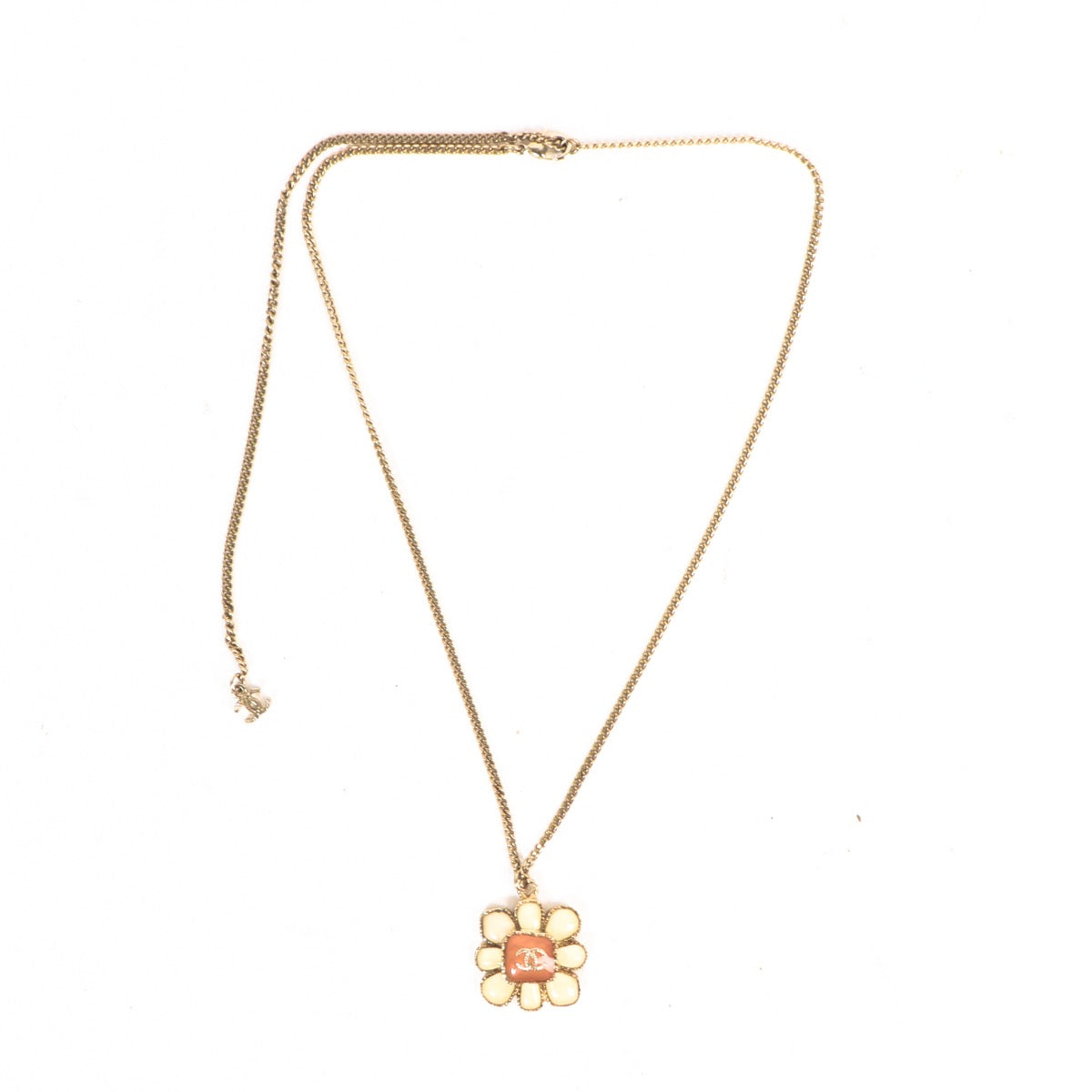 Buy an authentic second hand Chanel Pink Flower Necklace in very good condition at Labellov.
