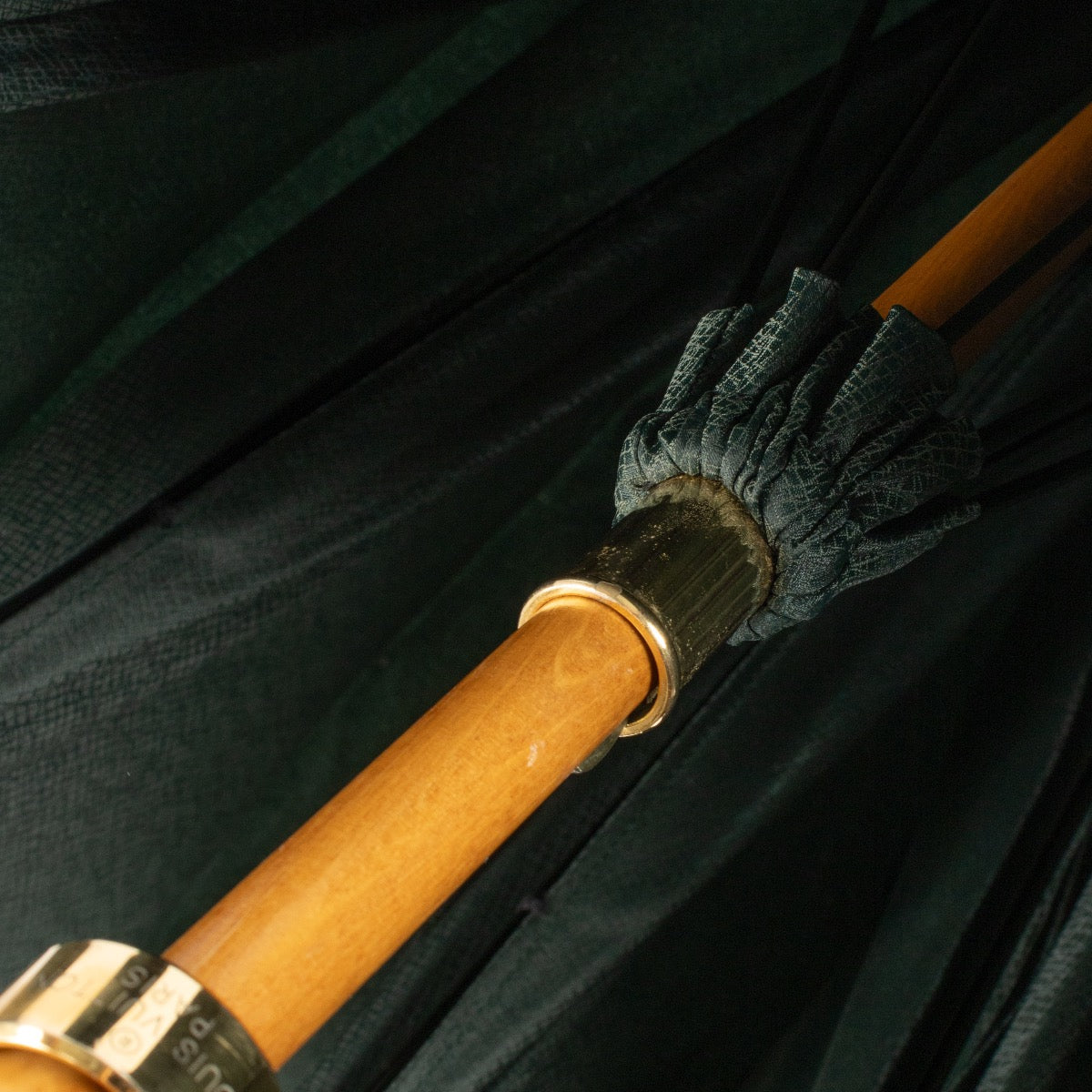 shop 100% authentic second hand Louis Vuitton Green Umbrella on Labellov.com