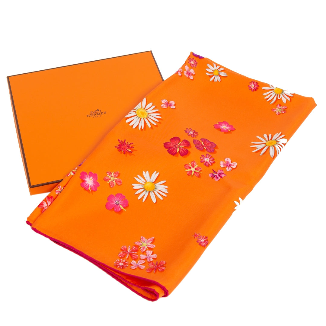 Authentieke Tweedehands Hermès Carré Silk Orange 'Flower Power' juiste prijs veilig online shoppen luxe merken webshop winkelen Antwerpen België mode fashion