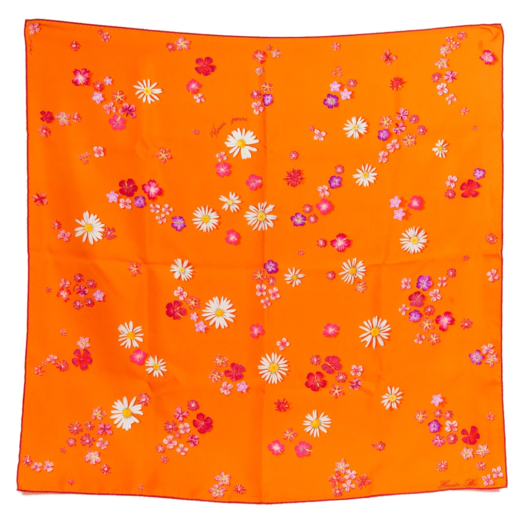 Authentieke Tweedehands Hermès Carré Silk Orange 'Flower Power' juiste prijs veilig online shoppen luxe merken webshop winkelen Antwerpen België mode fashion