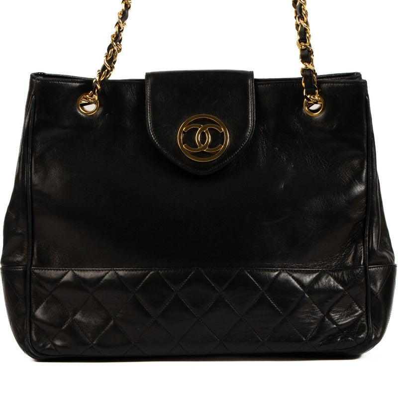 Shop 100% authentic second-hand Chanel Black Quilted Chain Shoulder Bag on Labellov.com