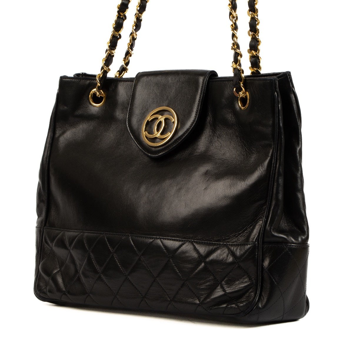 Shop 100% authentic second-hand Chanel Black Quilted Chain Shoulder Bag on Labellov.com