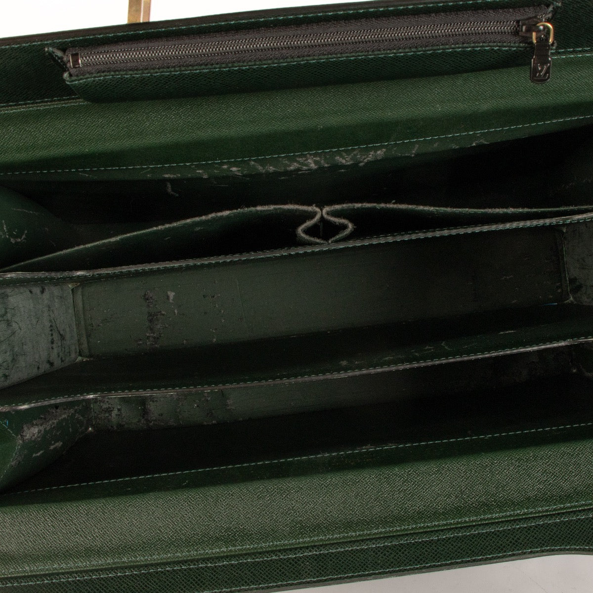 Shop 100% authentic second-hand Louis Vuitton Green Taiga Leather Briefcase on Labellov.com