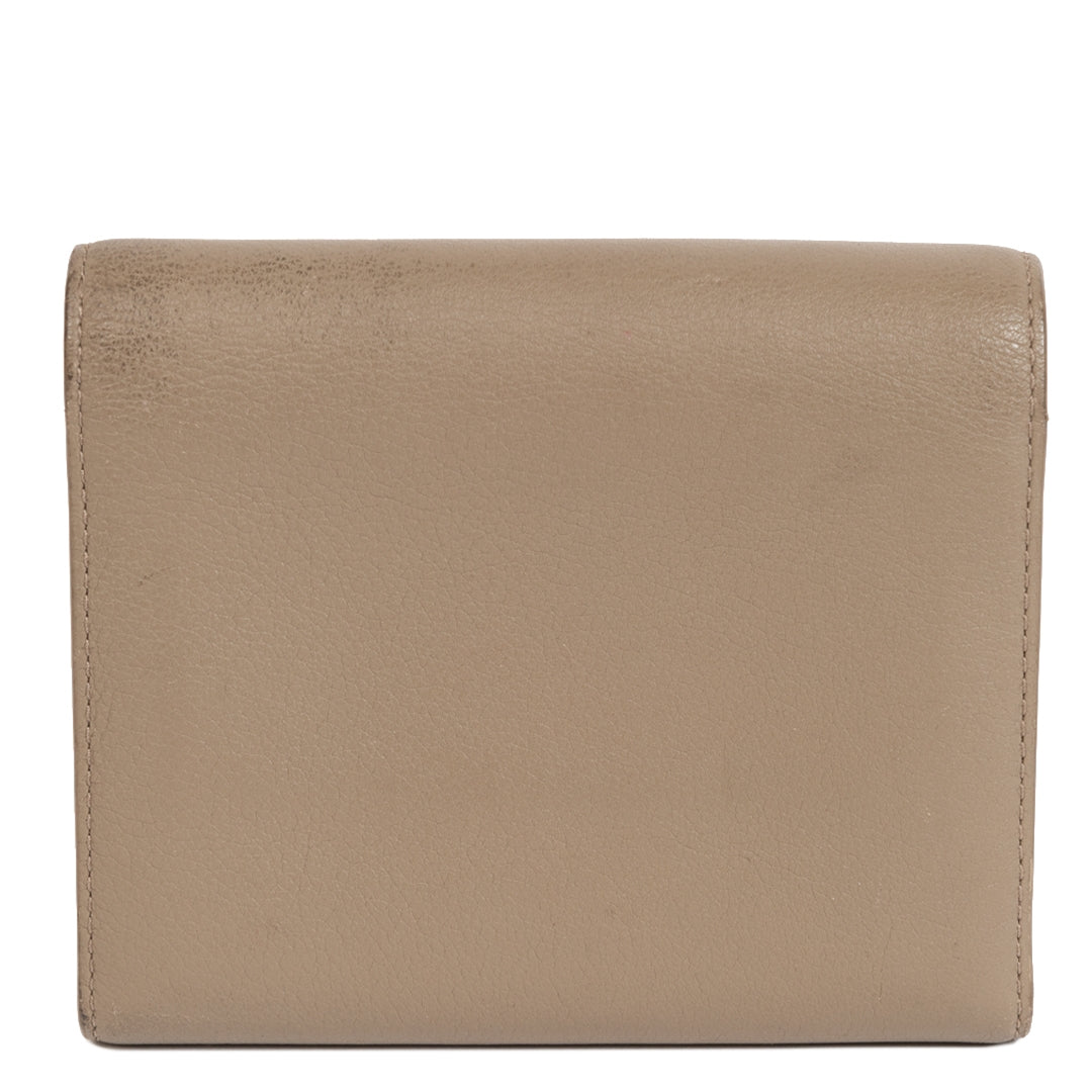 We buy and sell your authentic Delvaux Madame Wallet