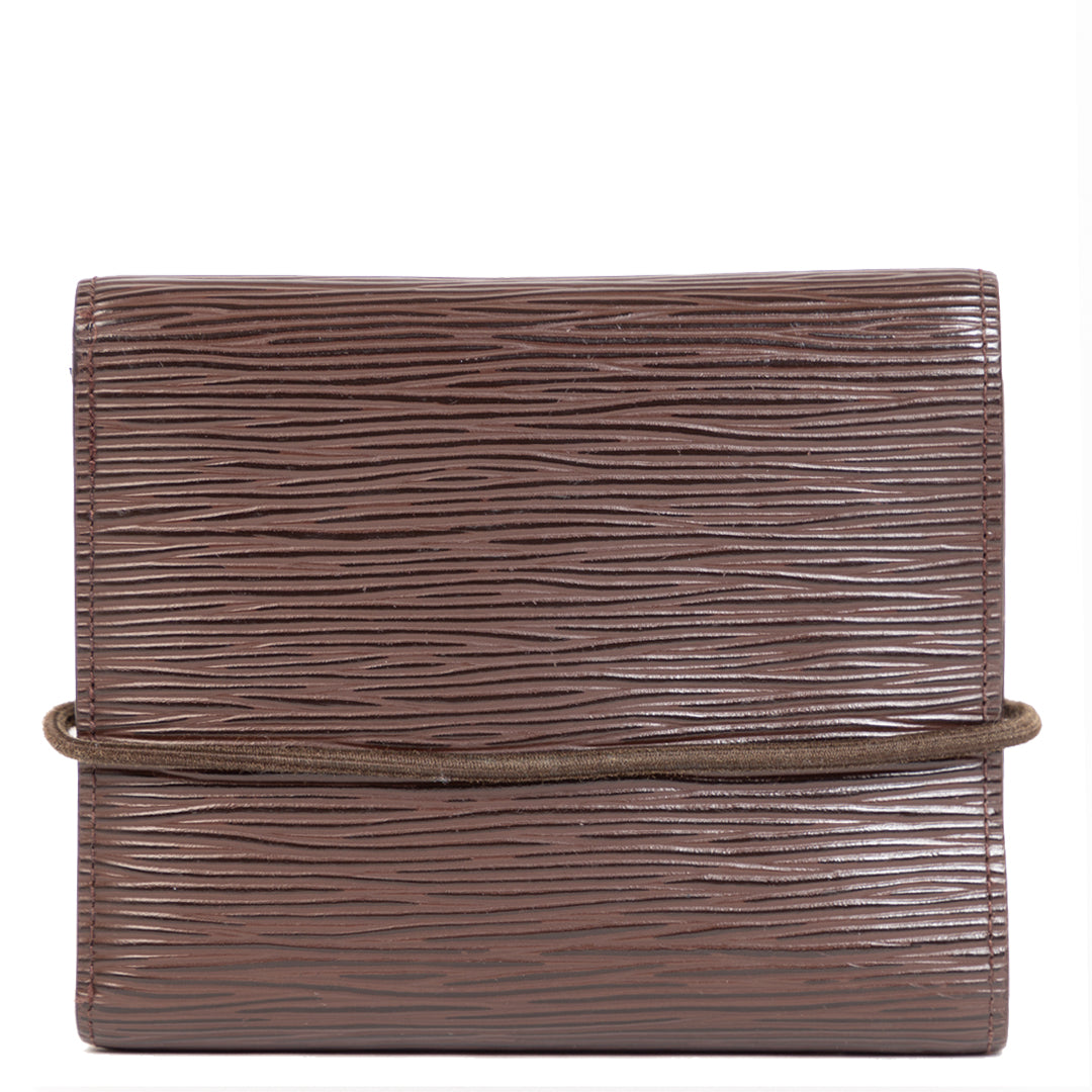 Buy online an authentic second hand Louis Vuitton brown élastique epi leather Wallet in good condition at Labellov in Antwerp.