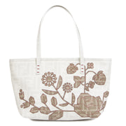 Authentieke Tweedehands Fendi White Zucca Spalmati Embroidered Small Tote Bag juiste prijs veilig online shoppen luxe merken webshop winkelen Antewerpen België mode fashion