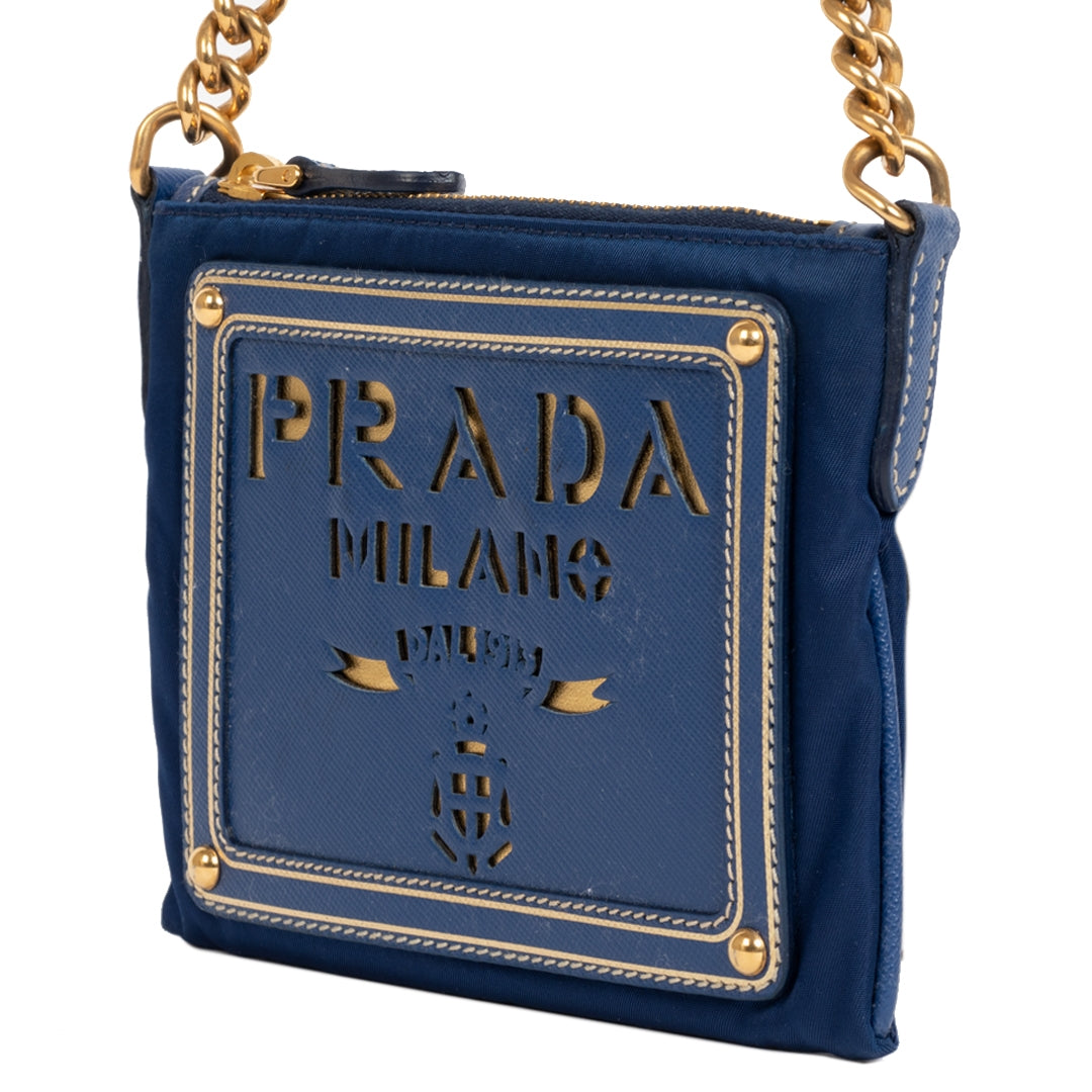 Bent u op zoek naar een authentiek exemplaar Prada Blue Tessuto Oro Chain Strap Bag ?