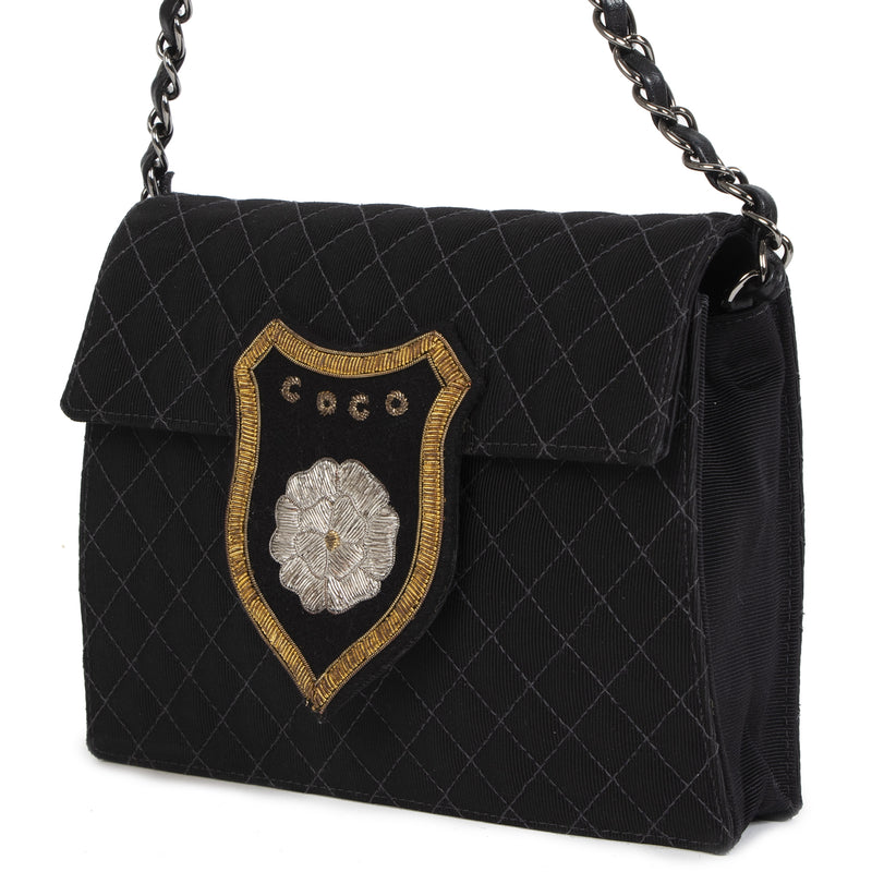 Authentieke tweedehands Chanel Coco Crest Crossbody juiste prijs veilig online winkelen LabeLOV webshop luxe merken winkelen Antwerpen België mode fashion