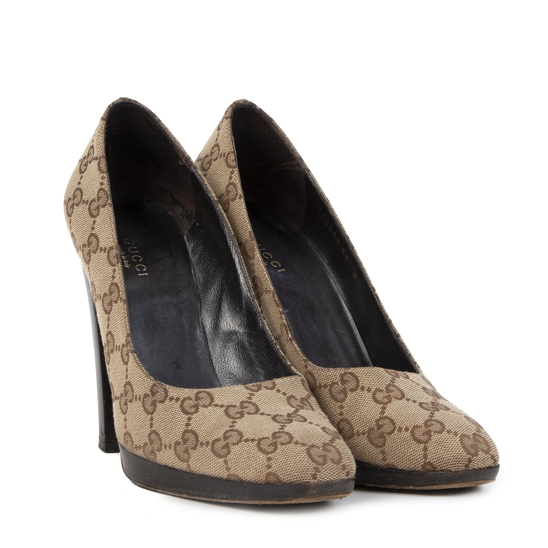 Buy authentic secondhand Gucci shoes at the right price at LabelLOV vintage webshop. Safe and secure online shopping.