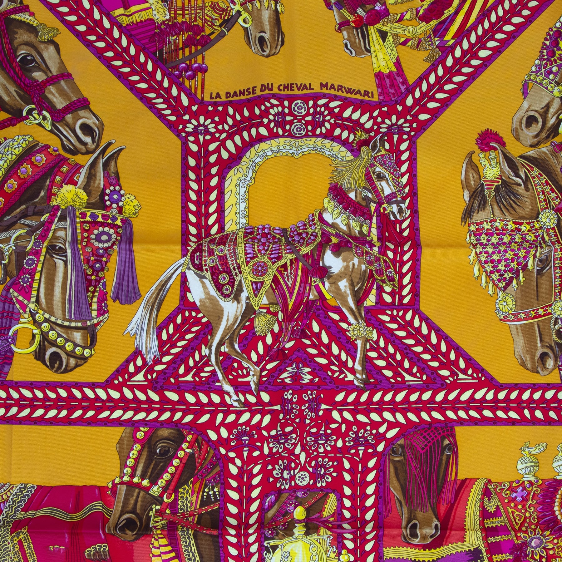 Buy authentic secondhand Hermès 'La Dance Du Cheval Marwari' Carré Scarf at the right price at LabelLOV vintage webshop. Safe & secure online shopping.