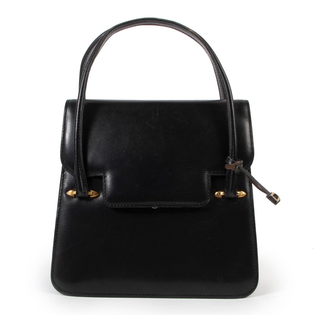 Buy this Delvaux Black Top Handle online or in store at Labellov Antwerp a luxury store that sells and buys secondhand items.