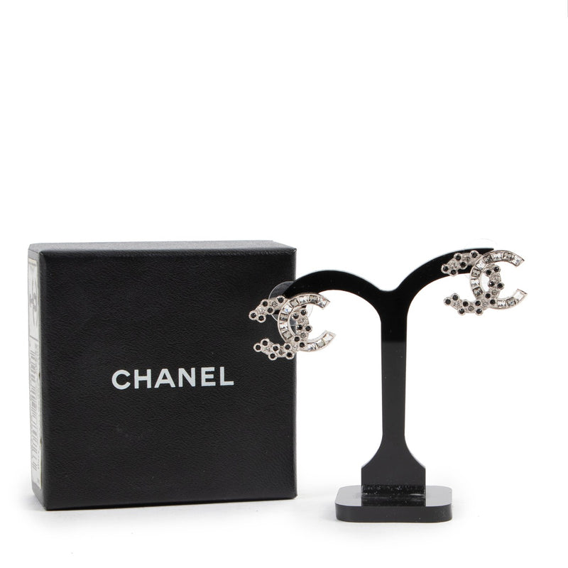 Chanel Silver earrings in good condition