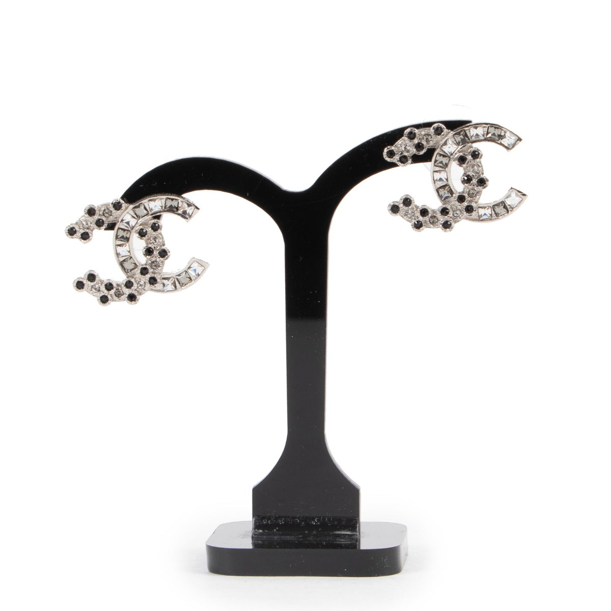 Silver black Chanel earrings on Labellov website for sale