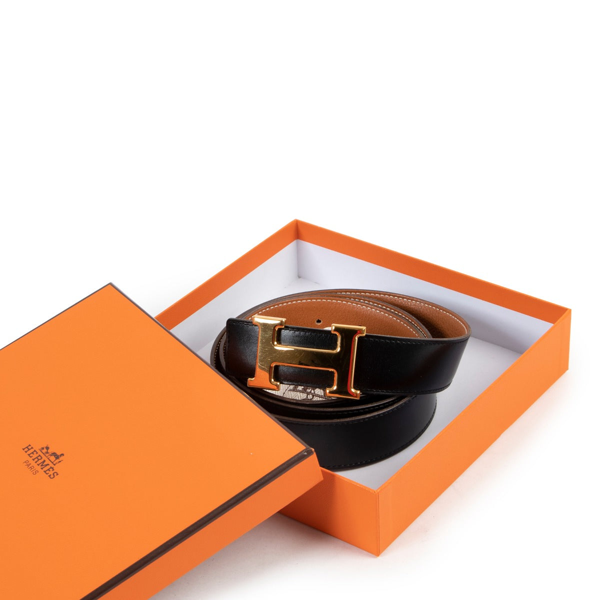 Black belt with H signature from Hermès in real state and good price