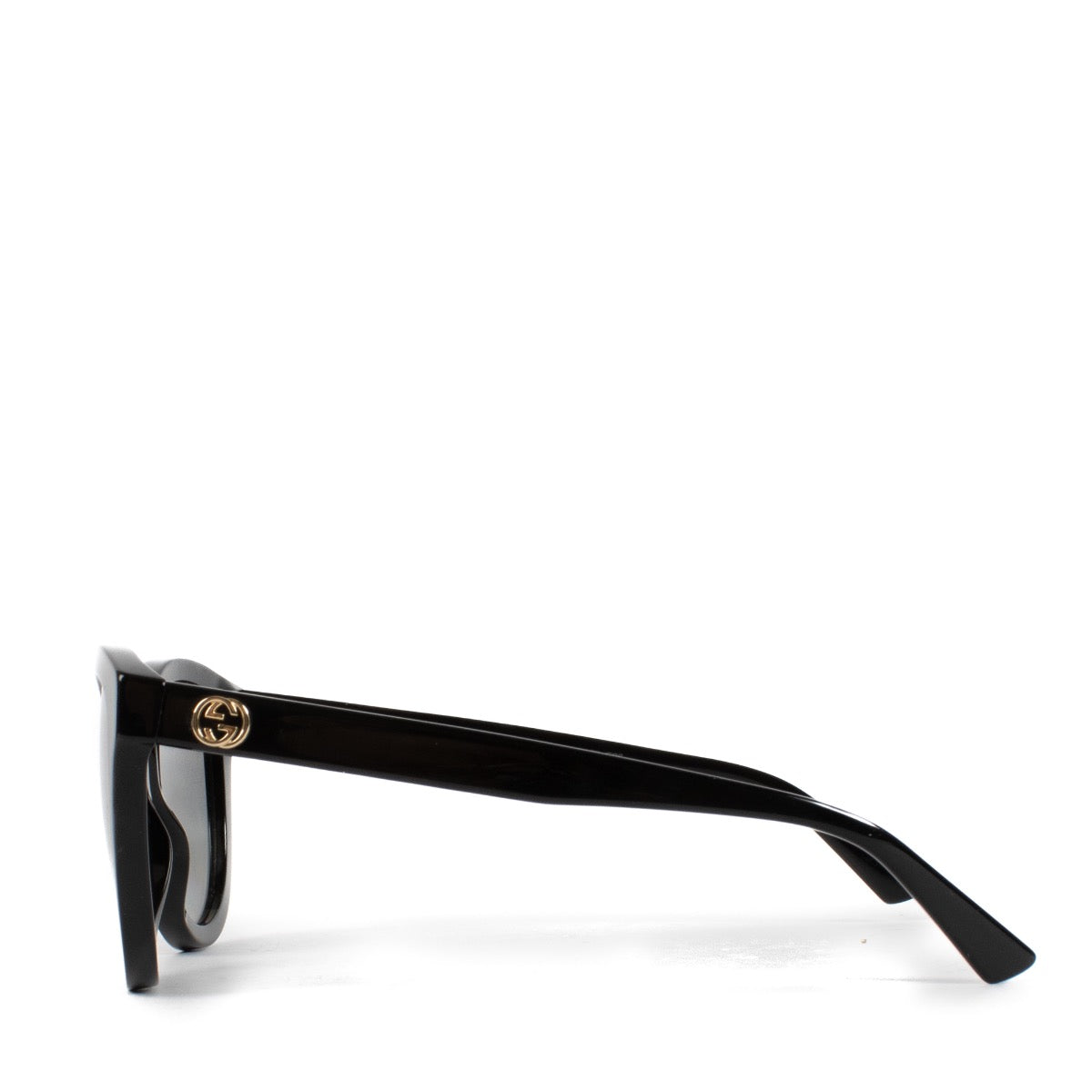 Shop safe online at Labellov in Antwerp, Brussels and Knokke this 100% authentic second hand Gucci Black Polarized Sunglasses