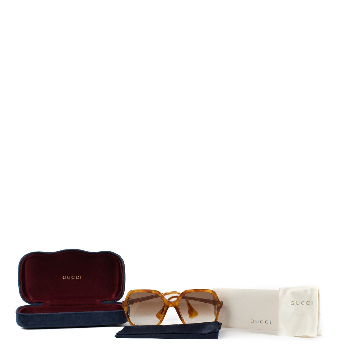 Shop safe online at Labellov in Antwerp, Brussels and Knokke this 100% authentic second hand Gucci Brown Oversized Sunglasses