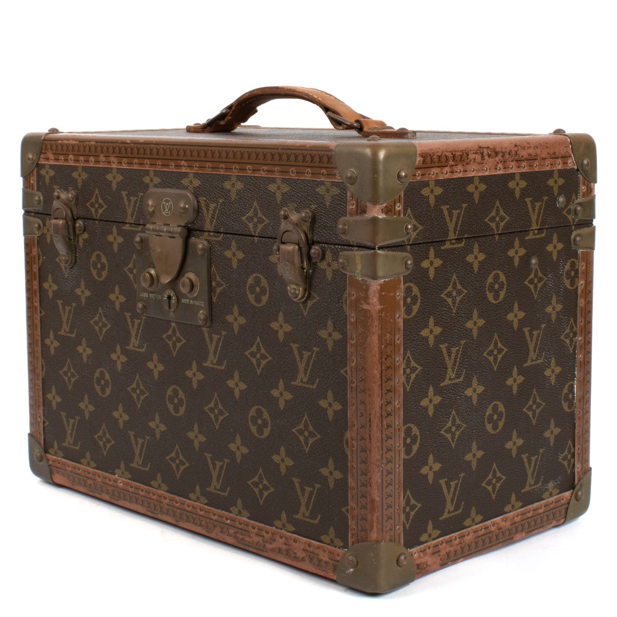 Shop safe online at Labellov in Antwerp, Brussels and Knokke this 100% authentic second hand Louis Vuitton Monogram Boite Pharmacie Trunk